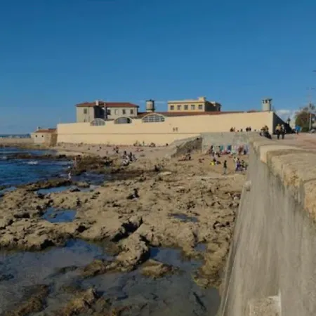 Sea Breeze Casa de hóspedes *